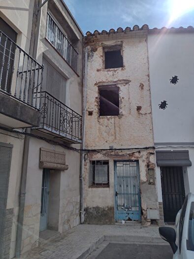 Casas en venta y pisos alquiler - 3