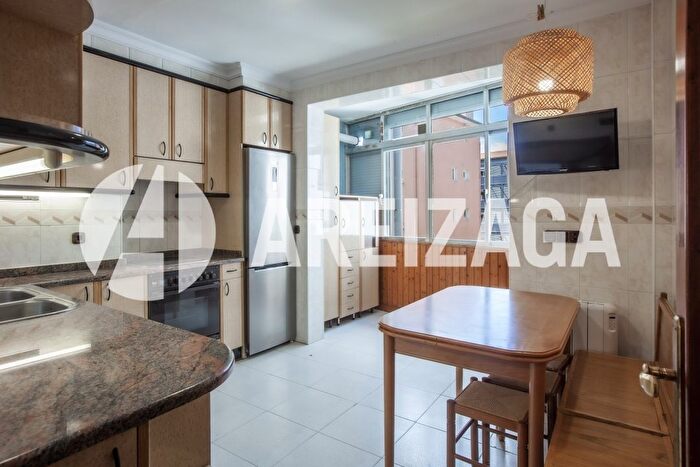 Casas en venta y pisos alquiler - 2