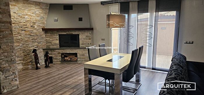 Casa en venta en Albesa, Lleida de 5 habitaciones