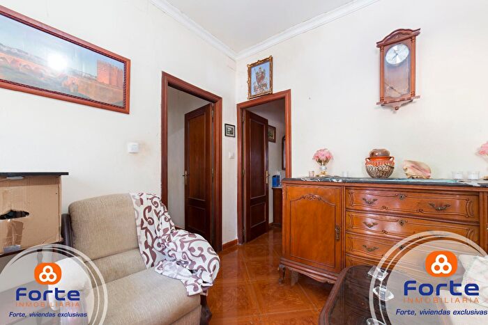 Casas en venta y pisos alquiler - 1