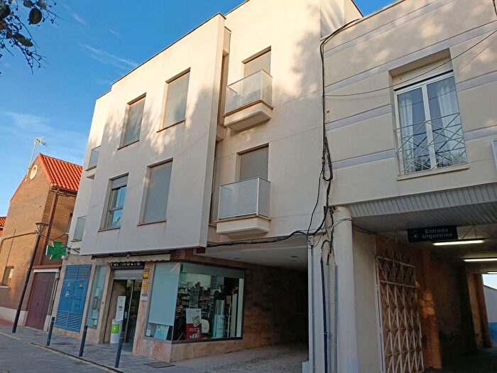 Casas en venta y pisos alquiler - 2