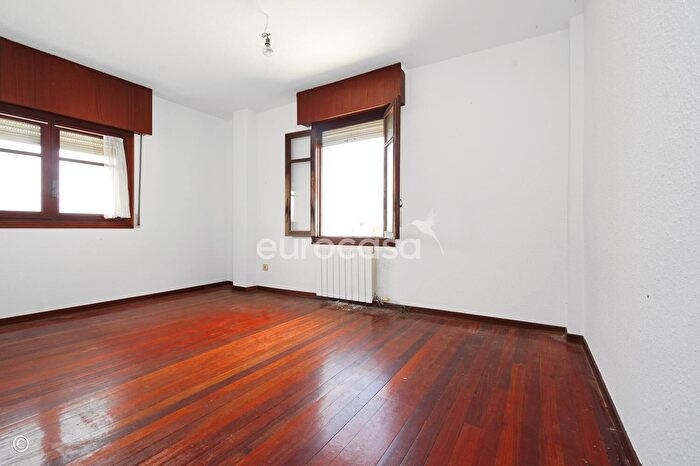 Casas en venta y pisos alquiler - 2