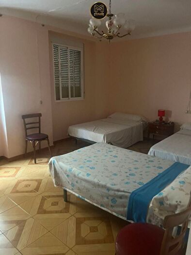 Casas en venta y pisos alquiler - 3