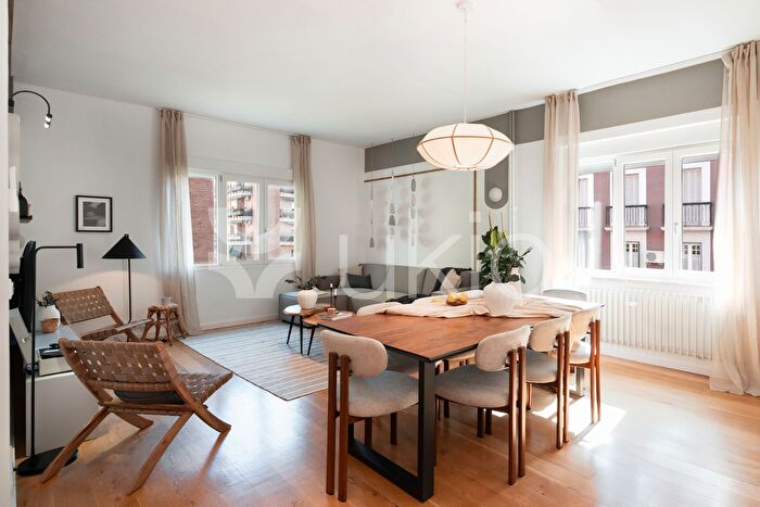 Casas en venta y pisos alquiler - 1