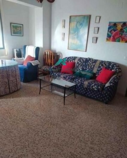 Casas en venta y pisos alquiler - 1