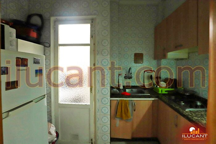 Casas en venta y pisos alquiler - 3