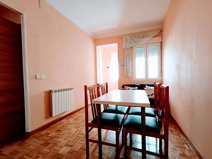 Casas en venta y pisos alquiler - 1