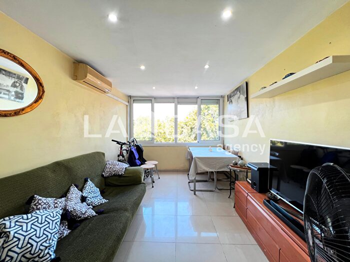 Piso en venta en Artigues Llefià, Sant Roc de 3 habitaciones