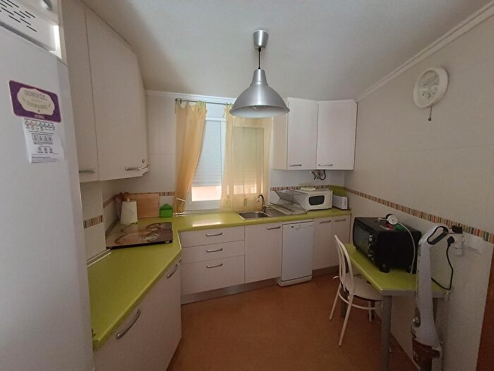 Casas en venta y pisos alquiler - 3