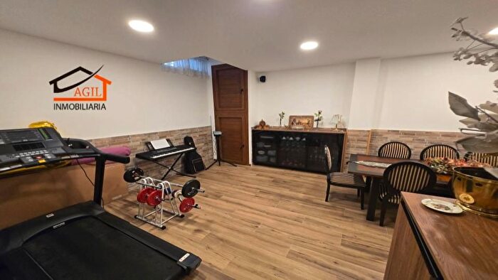 Casas en venta y pisos alquiler - 2