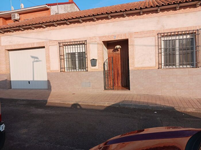 Casas en venta y pisos alquiler - 2