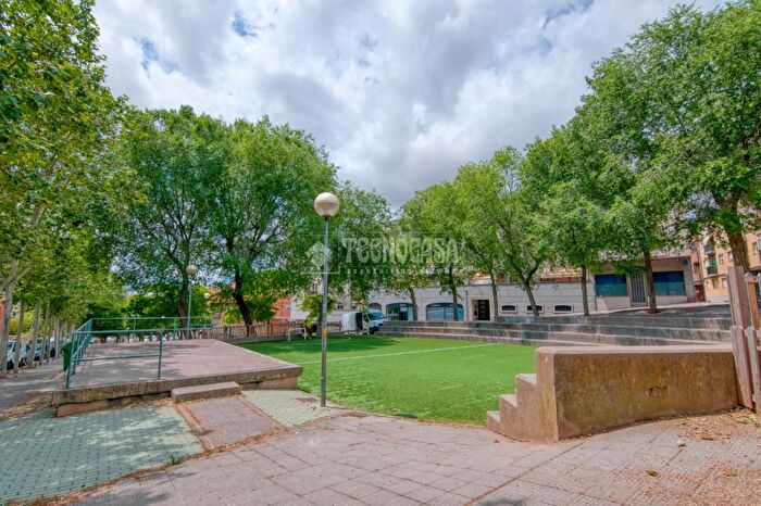 Casas en venta y pisos alquiler - 1