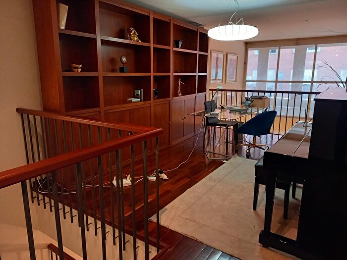 Casas en venta y pisos alquiler - 3