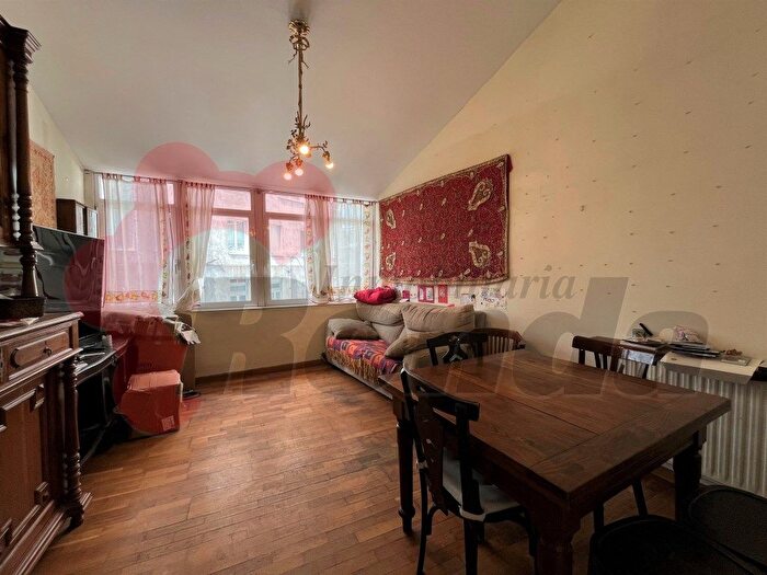 Casas en venta y pisos alquiler - 1