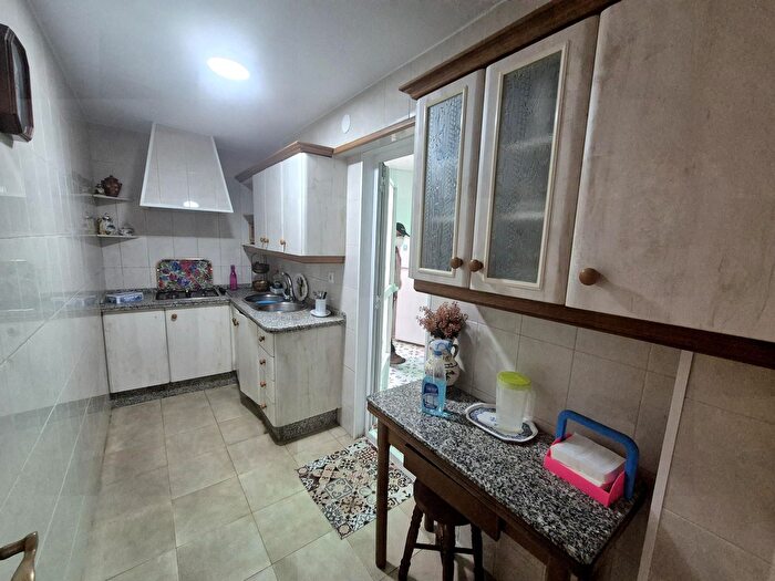 Casas en venta y pisos alquiler - 3
