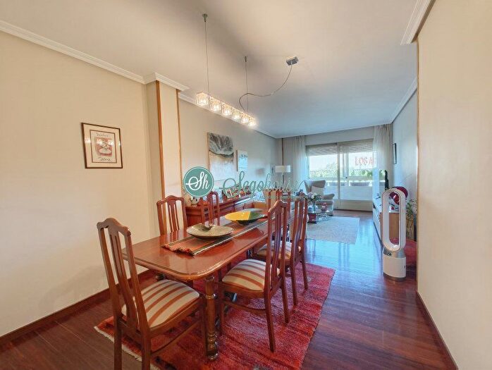 Casas en venta y pisos alquiler - 3
