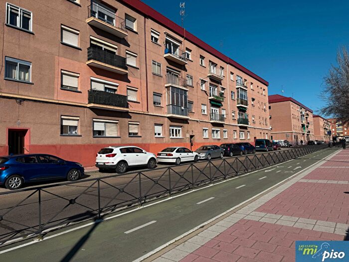 Casas en venta y pisos alquiler - 1