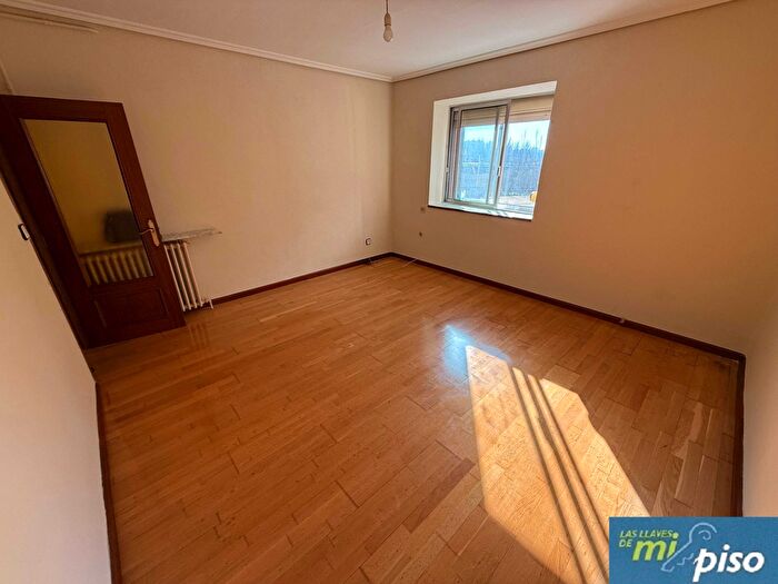 Casas en venta y pisos alquiler - 2