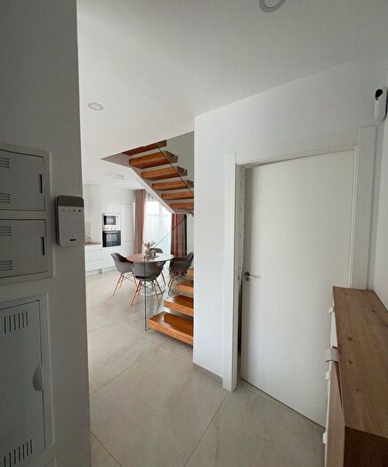 Casas en venta y pisos alquiler - 3