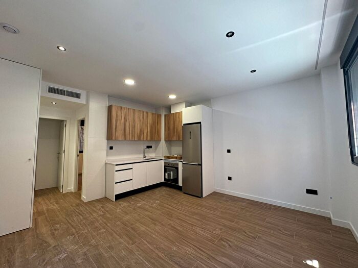 Casas en venta y pisos alquiler - 1