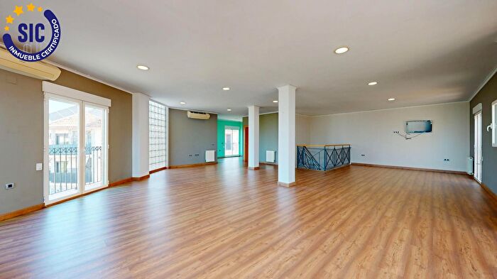 Casas en venta y pisos alquiler - 1