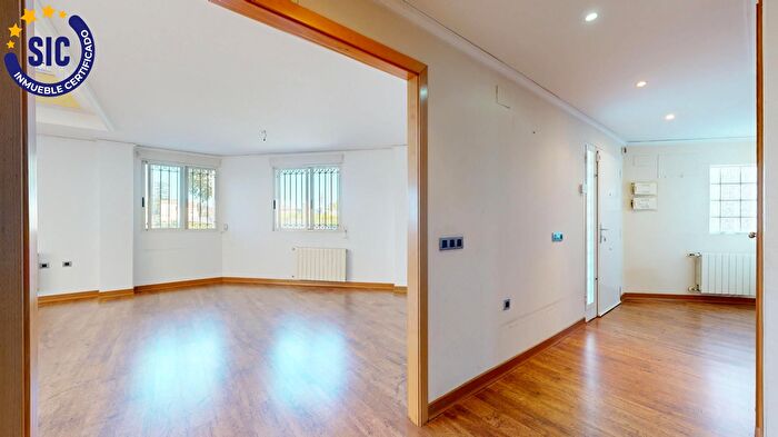Casas en venta y pisos alquiler - 3