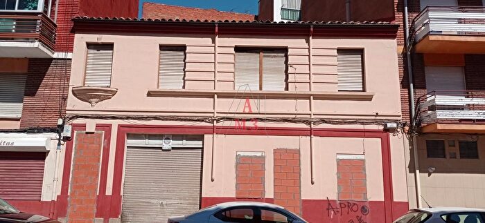 Casas en venta y pisos alquiler - 1