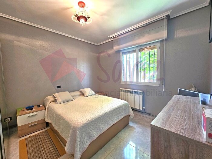 Casas en venta y pisos alquiler - 3