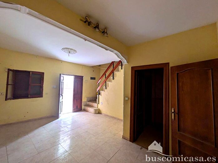 Casas en venta y pisos alquiler - 2