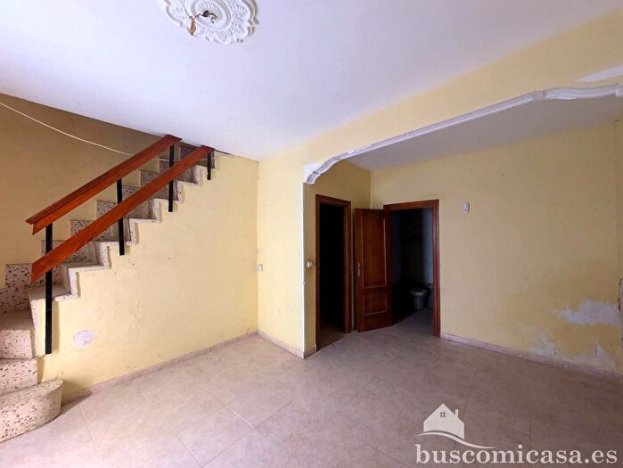 Casas en venta y pisos alquiler - 3