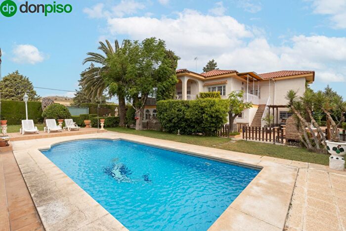 Casa en venta en Otura, Granada de 7 habitaciones