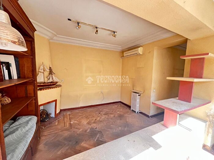 Casas en venta y pisos alquiler - 3