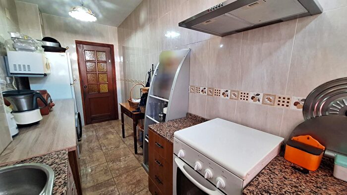 Casas en venta y pisos alquiler - 3