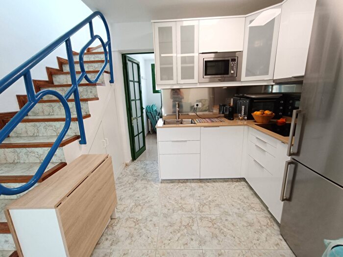 Casas en venta y pisos alquiler - 3