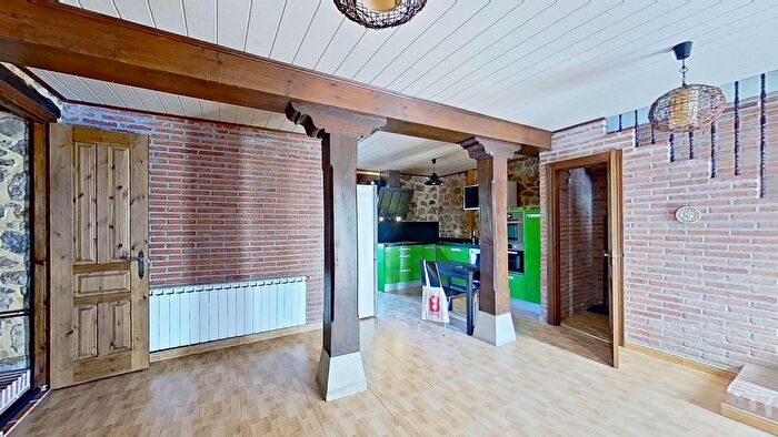 Casas en venta y pisos alquiler - 3