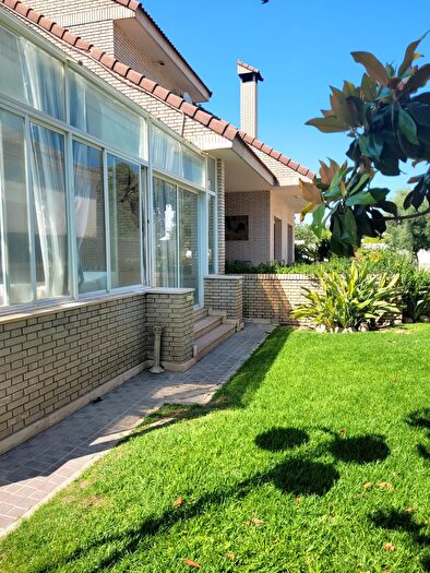 Casa en venta en Avenida Divina Pastora Plaza de Toros, Parque Avenida de 8 habitaciones