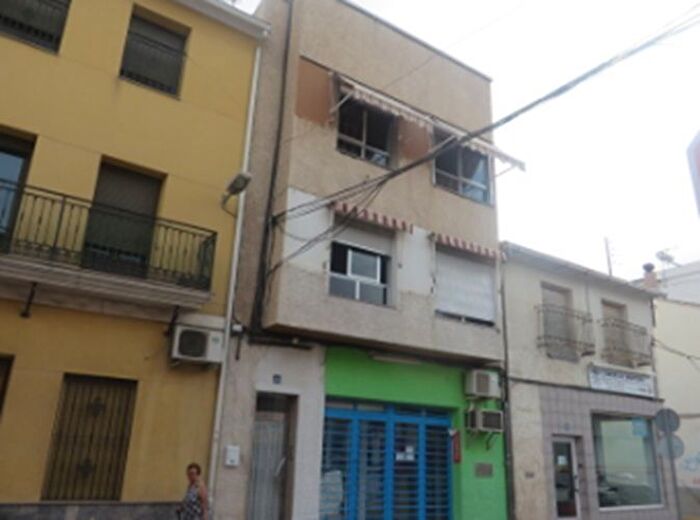 Casas en venta y pisos alquiler - 1