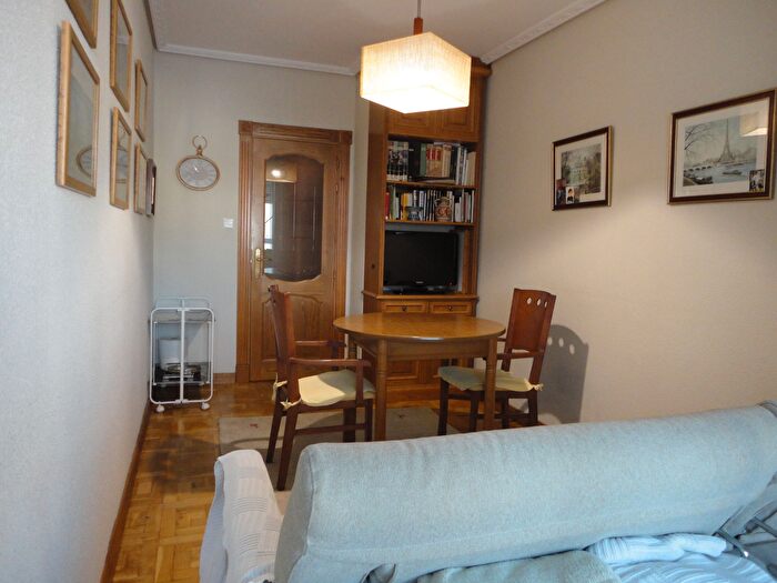 Casas en venta y pisos alquiler - 2