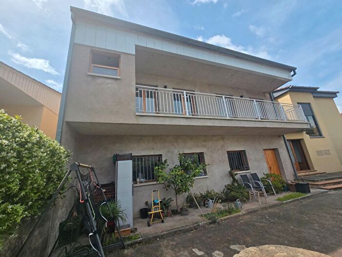 Casas en venta y pisos alquiler - 1
