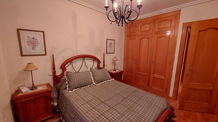 Casas en venta y pisos alquiler - 2
