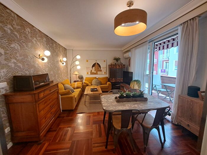Casas en venta y pisos alquiler - 3
