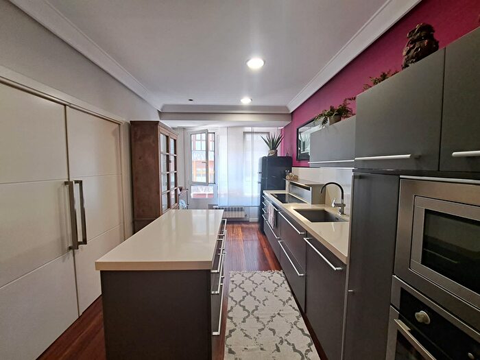 Casas en venta y pisos alquiler - 1