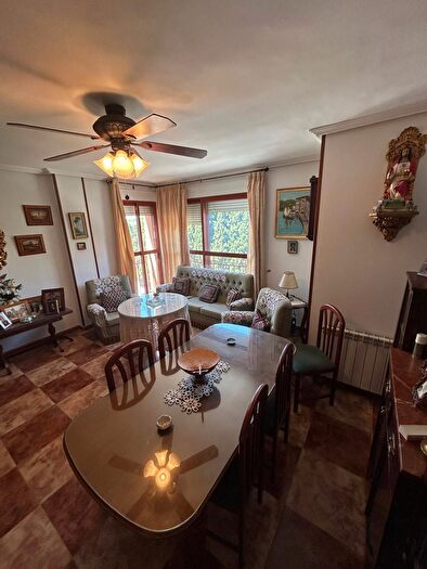 Casas en venta y pisos alquiler - 1