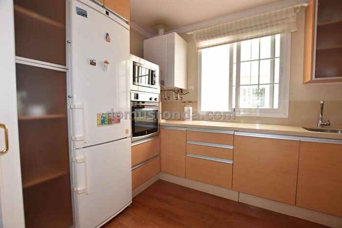 Casas en venta y pisos alquiler - 2