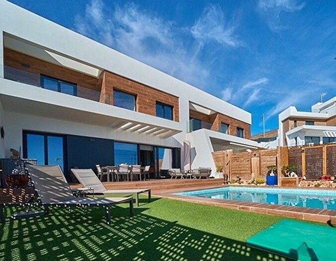 Casas en venta y pisos alquiler - 1