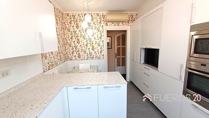 Casas en venta y pisos alquiler - 2