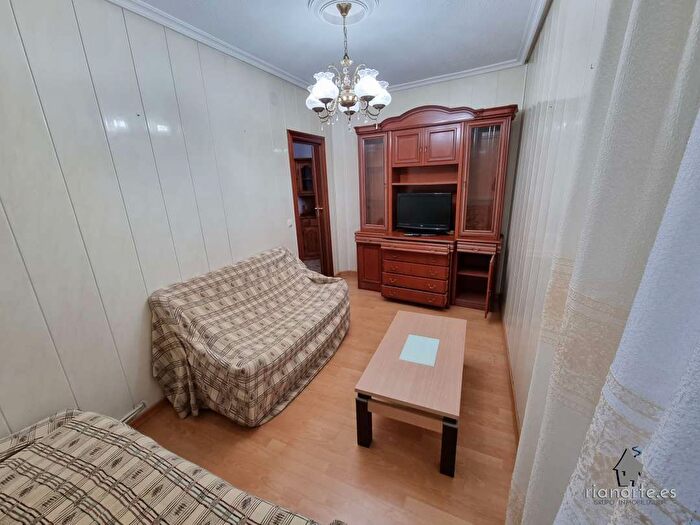 Casas en venta y pisos alquiler - 2