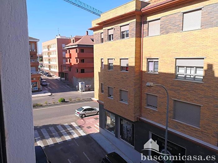 Casas en venta y pisos alquiler - 3