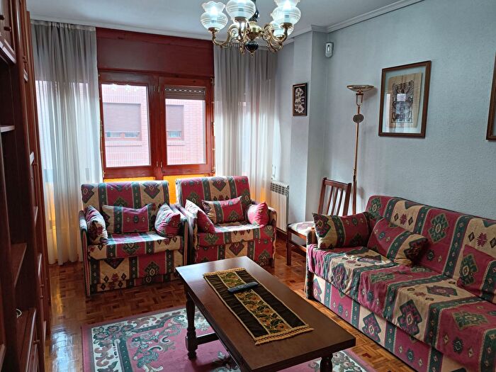Casas en venta y pisos alquiler - 1