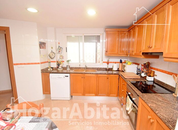 Casas en venta y pisos alquiler - 3
